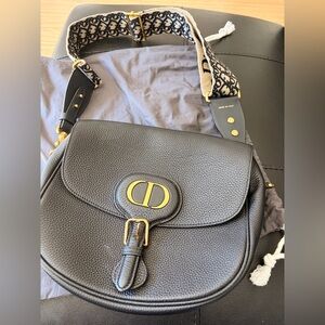 Black Leather Shoulder Bag serial 19-MA-0185